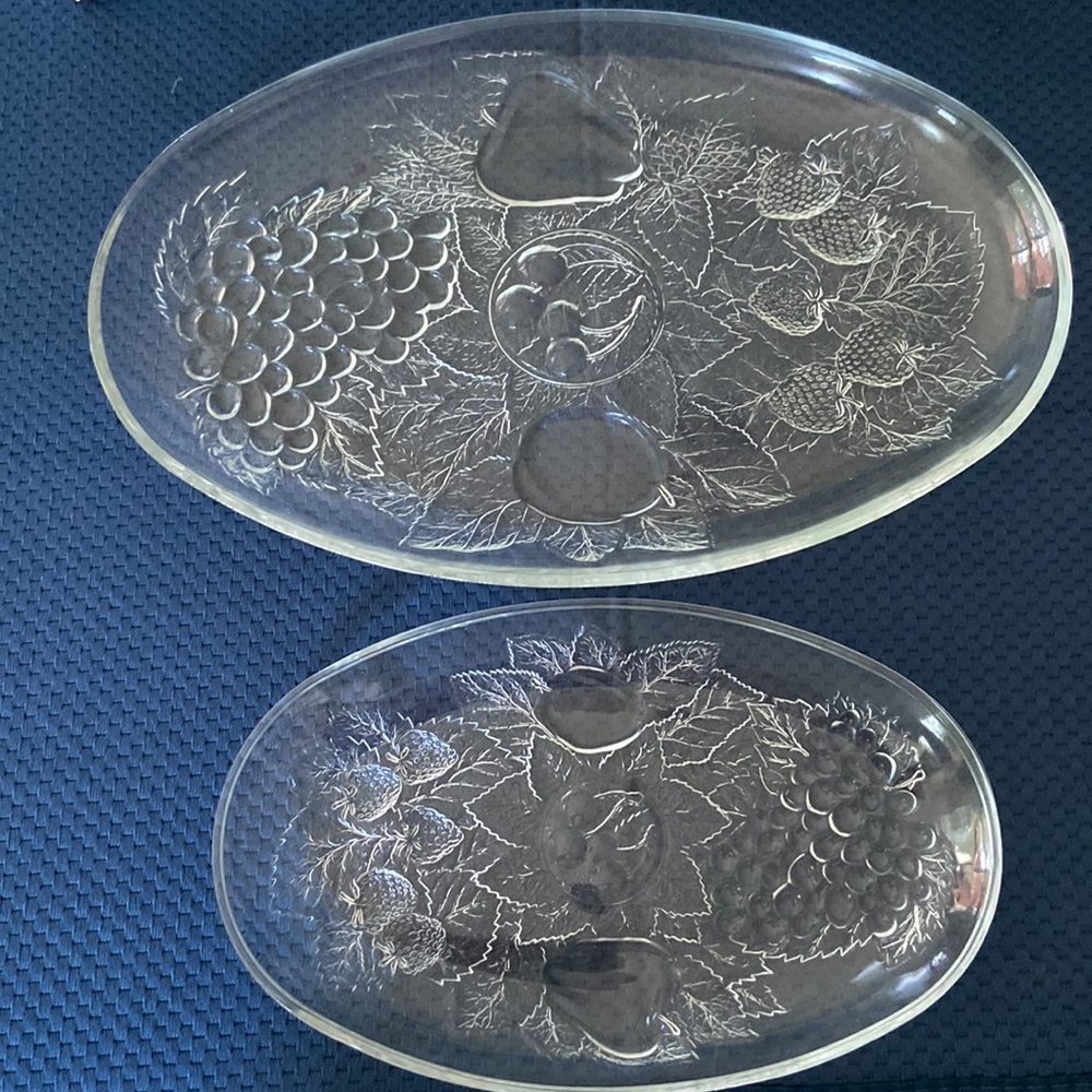 Vintage set of 2 Glass Server platters. Passion Fruit Pattern. Made in Turkey.